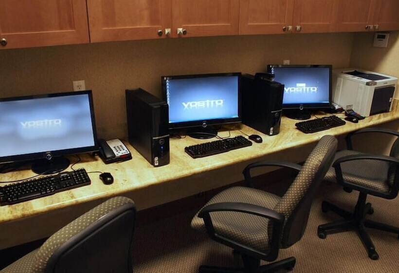 هتل Homewood Suites By Hilton Phoenix Airport South