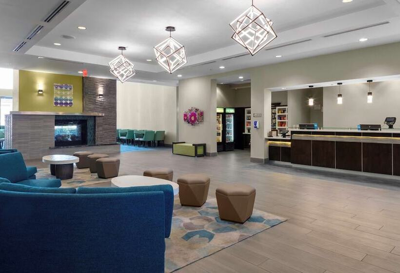 هتل Homewood Suites By Hilton Phoenix Airport South