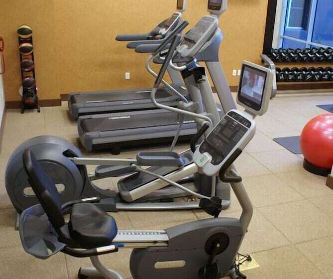 هتل Homewood Suites By Hilton Phoenix Airport South