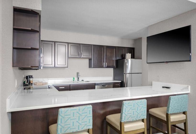 هتل Homewood Suites By Hilton Phoenix Airport South