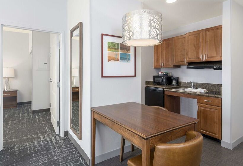 هتل Homewood Suites By Hilton Phoenix Northhappy Valley