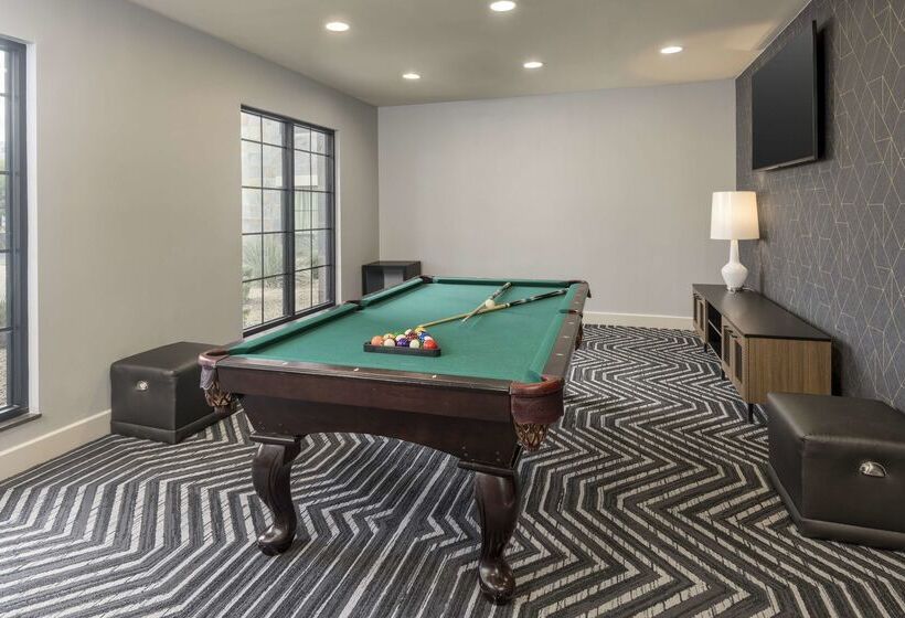 هتل Homewood Suites By Hilton Phoenix Northhappy Valley