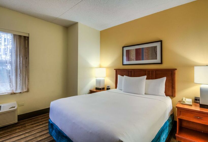 هتل Hyatt House Chicago Schaumburg