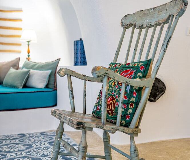 Iconic Santorini, A Boutique Cave Hotel By Sandglass