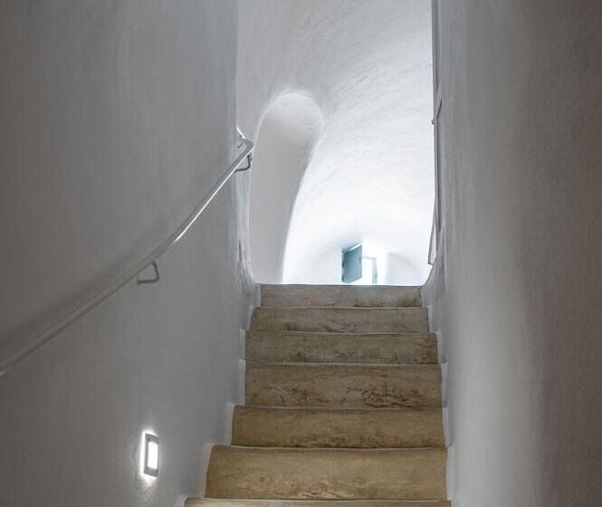 Iconic Santorini, A Boutique Cave Hotel By Sandglass