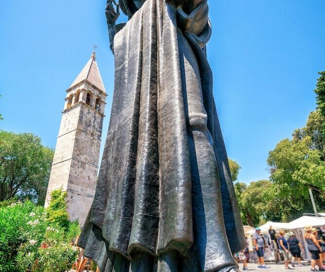 בית מלון כפרי Katarina