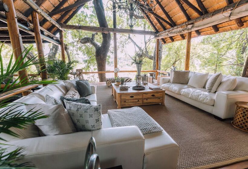 ホテル Kuname River Lodge