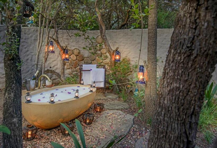 ホテル Kuname River Lodge