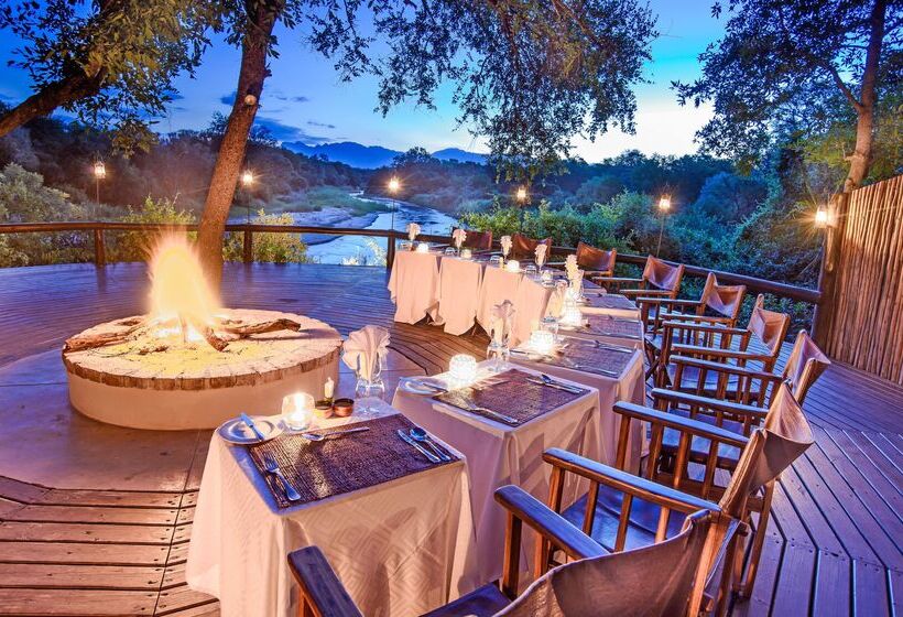 ホテル Kuname River Lodge