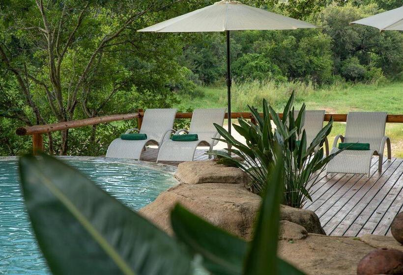 ホテル Kuname River Lodge