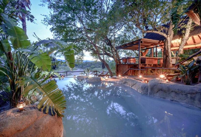 ホテル Kuname River Lodge