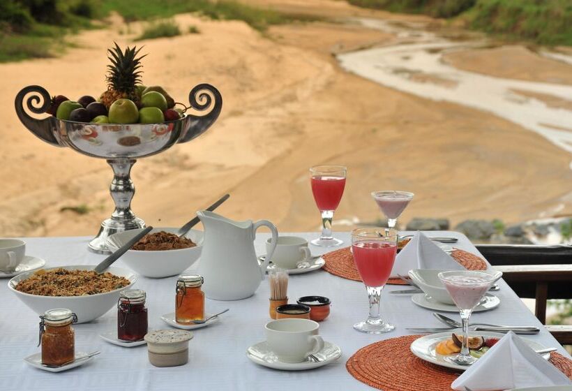 ホテル Kuname River Lodge