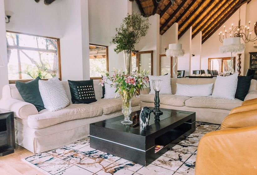 ホテル Kuname River Lodge