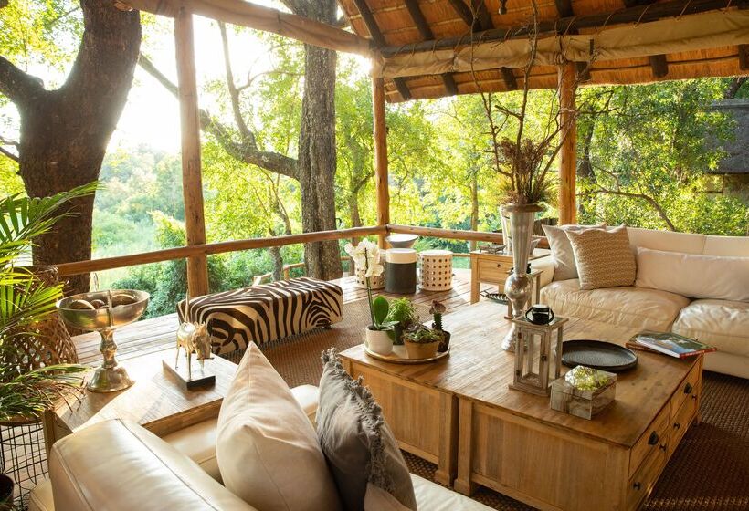 ホテル Kuname River Lodge