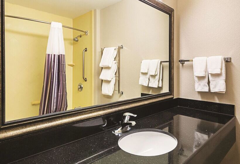 Отель La Quinta By Wyndham Fresno Northwest