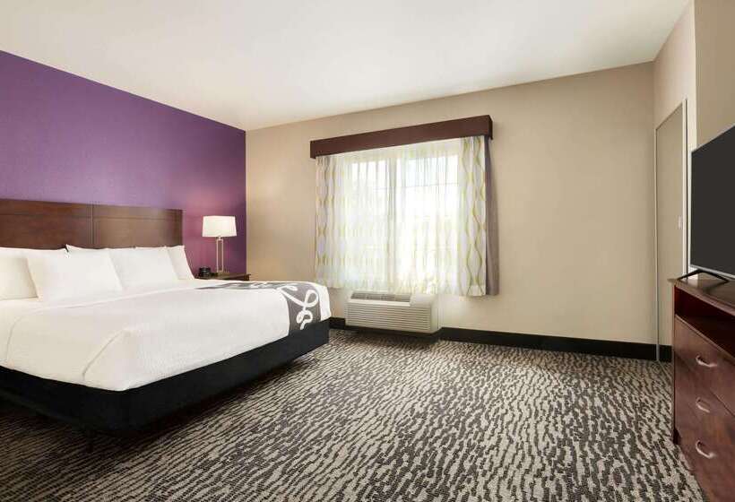 Отель La Quinta By Wyndham Fresno Northwest