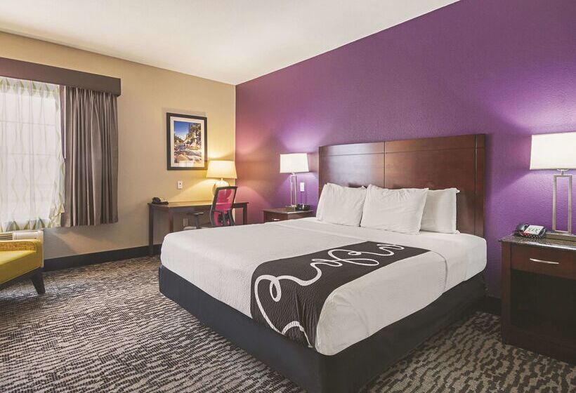 Отель La Quinta By Wyndham Fresno Northwest