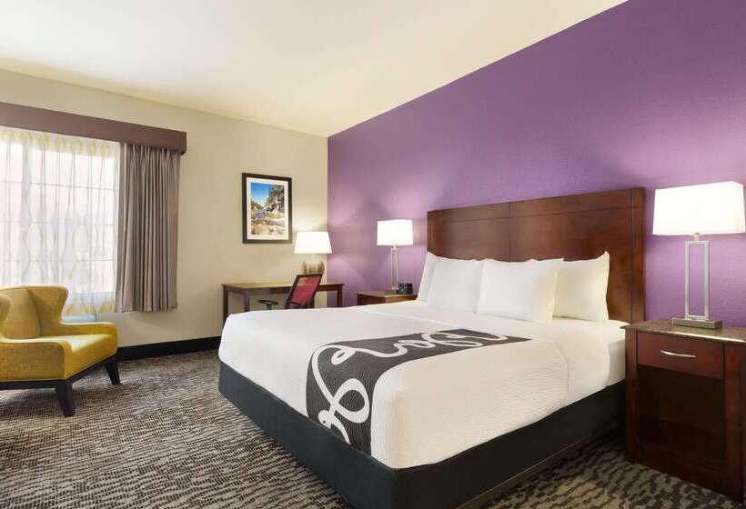Отель La Quinta By Wyndham Fresno Northwest