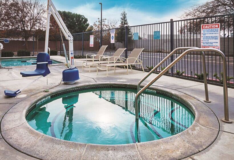 Отель La Quinta By Wyndham Fresno Northwest