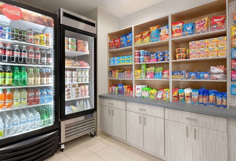 Отель La Quinta By Wyndham Fresno Northwest