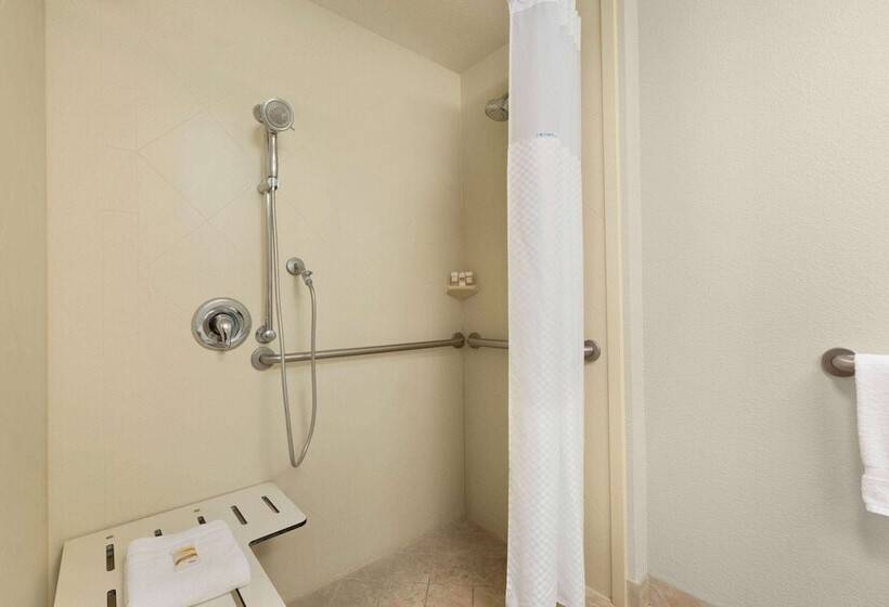 Отель La Quinta By Wyndham Fresno Northwest