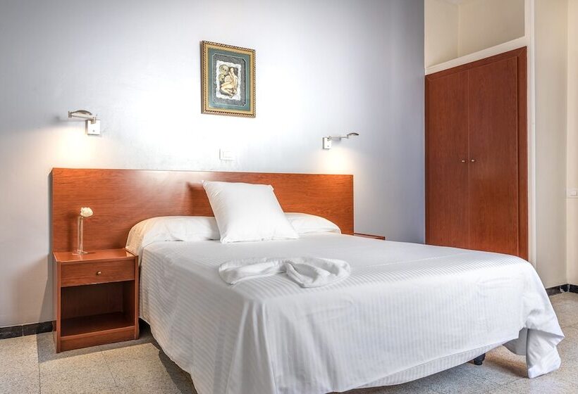 هتل Le Petit Palü Las Palmas