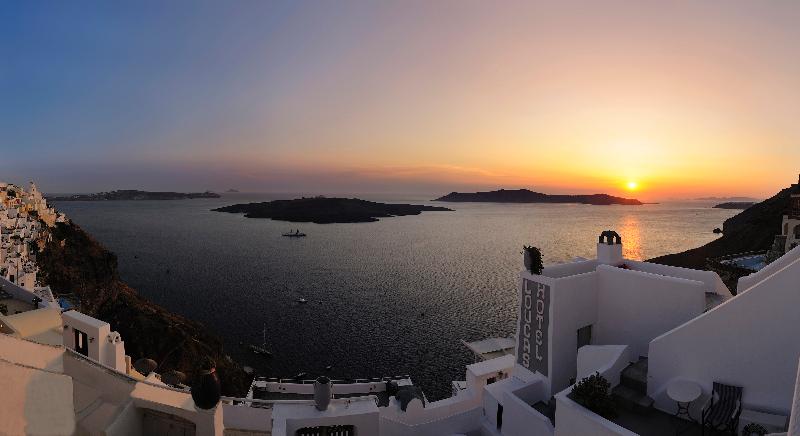 Отель Loucas On The Cliff