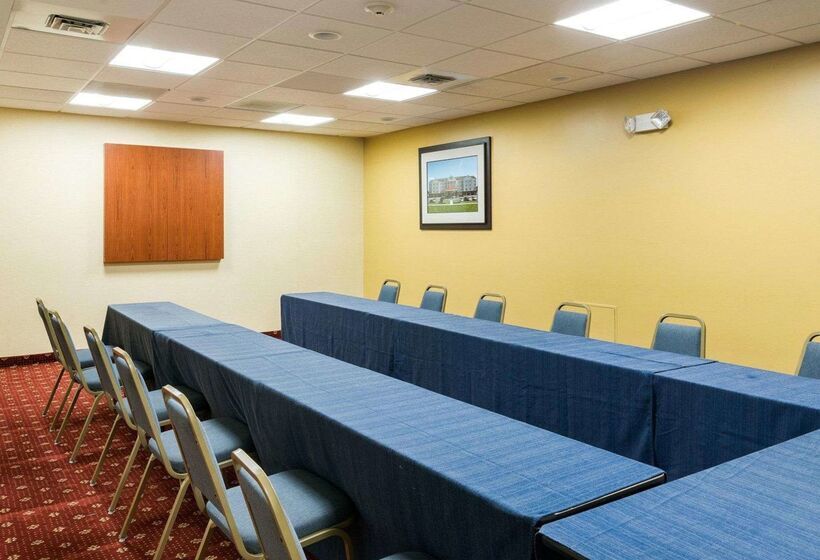 Отель Mainstay Suites Dover