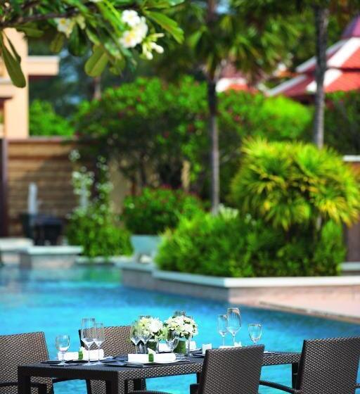 هتل Mövenpick Resort Bangtao Beach Phuket