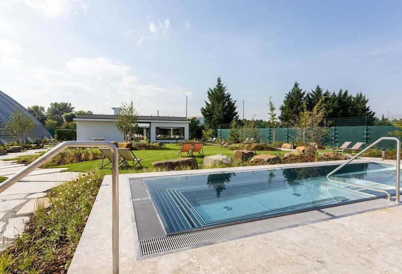 Отель NH Collection Olomouc Congress