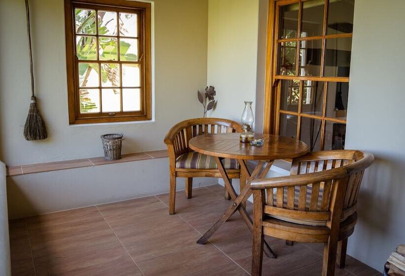 فندق Oyster Bay Lodge