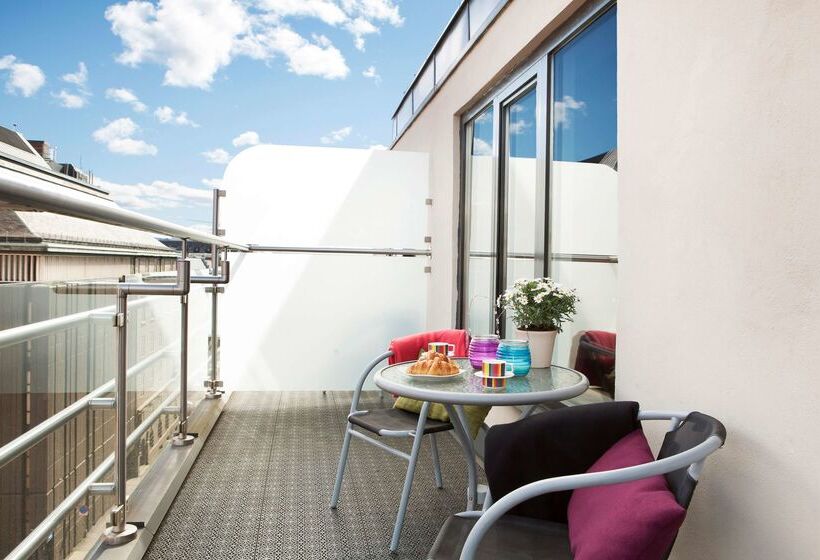 هتل Radisson Red Oslo City Centre