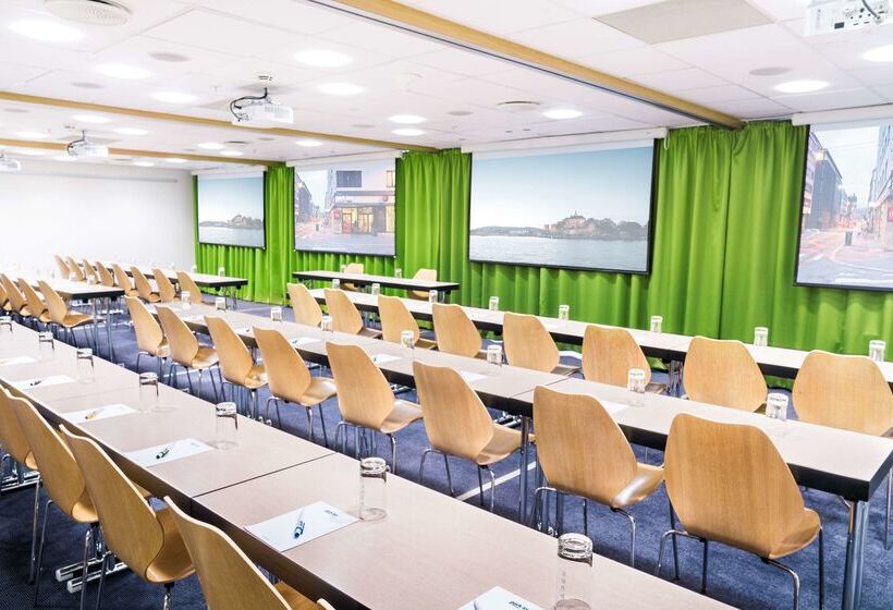 هتل Radisson Red Oslo City Centre