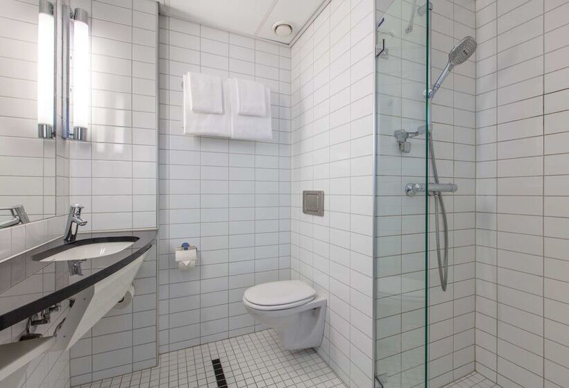 هتل Radisson Red Oslo City Centre