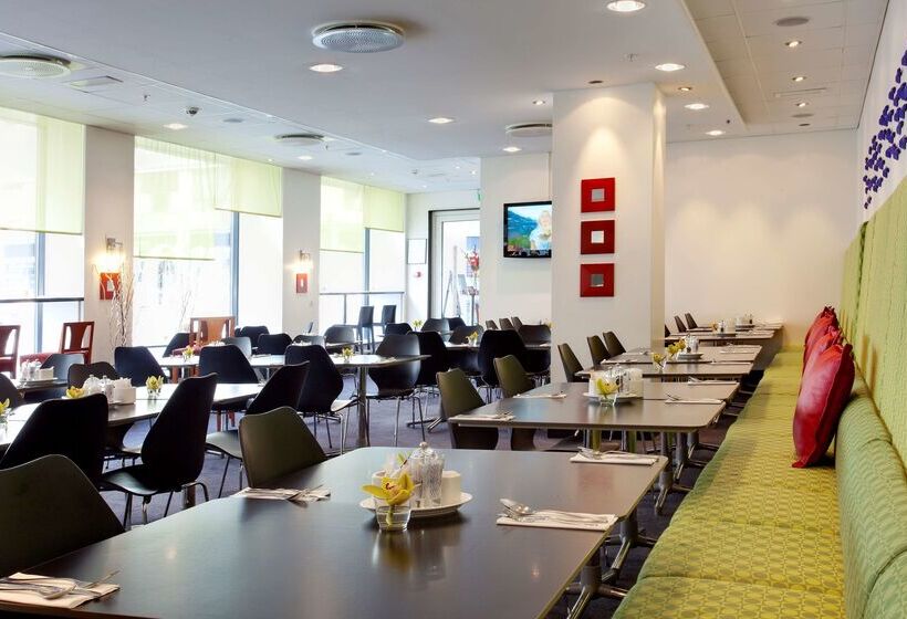 هتل Radisson Red Oslo City Centre