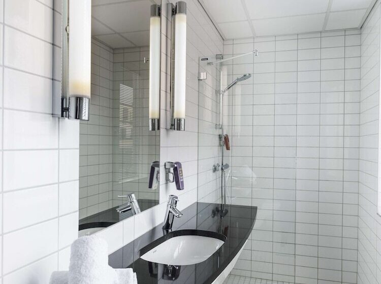 هتل Radisson Red Oslo City Centre