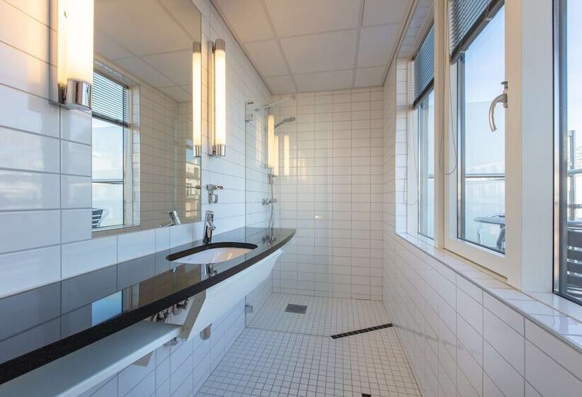 هتل Radisson Red Oslo City Centre