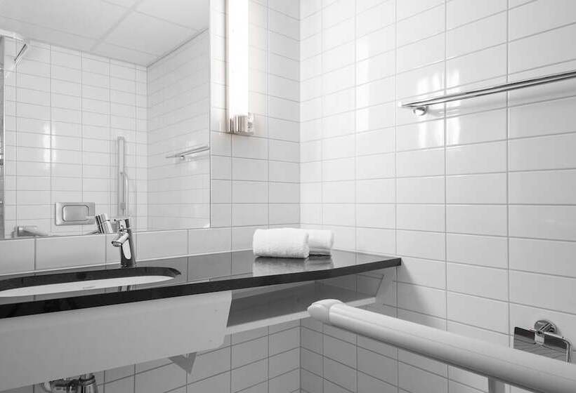 هتل Radisson Red Oslo City Centre