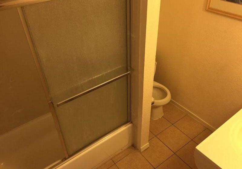 Отель Parkway Inn