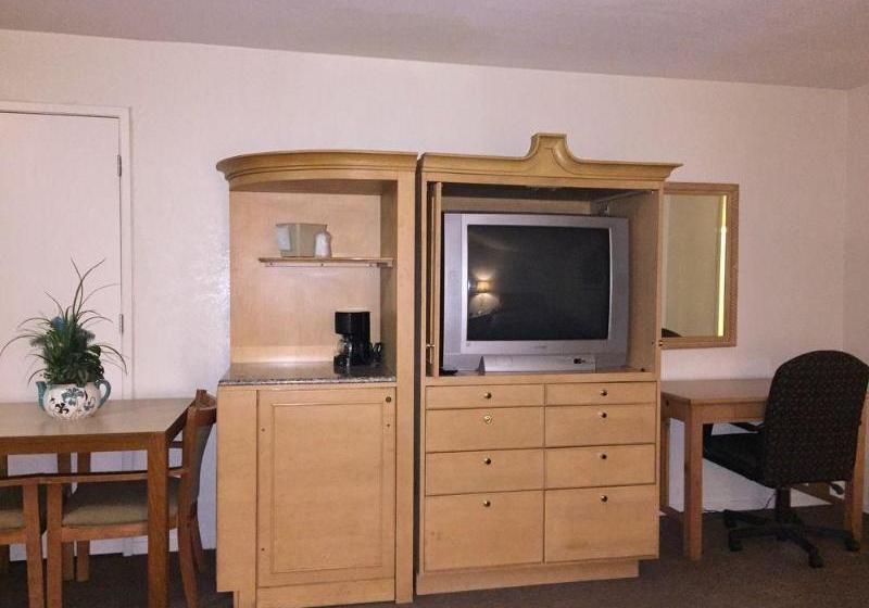 Отель Parkway Inn