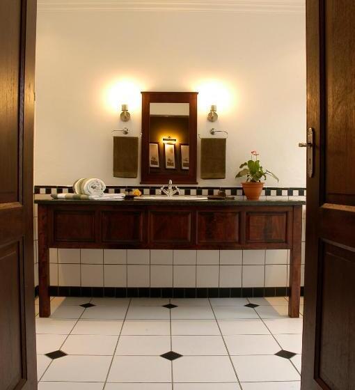 Отель Perrys Bridge Hollow Boutique