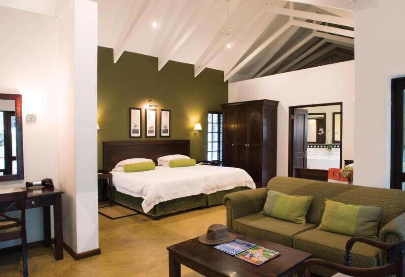 Отель Perrys Bridge Hollow Boutique