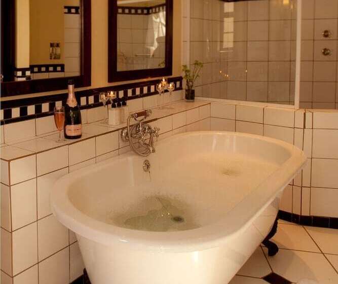 Отель Perrys Bridge Hollow Boutique