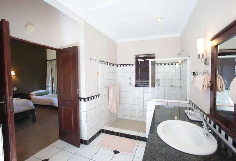 Отель Perrys Bridge Hollow Boutique