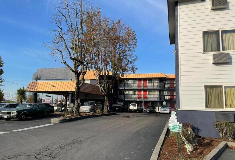 فندق Portland Inn