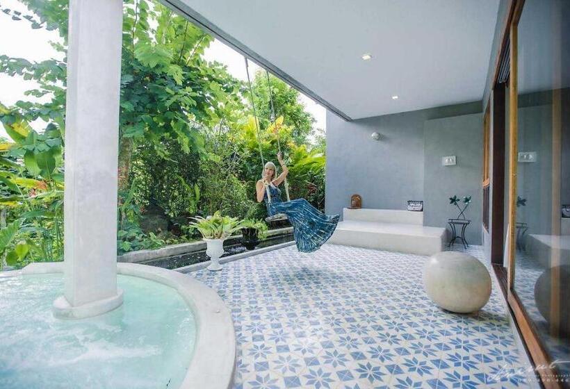 Отель Proud Phu Fah Maerim Resort