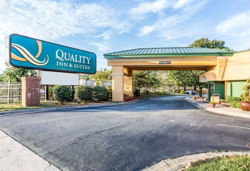هتل Quality Inn & Suites Coliseum