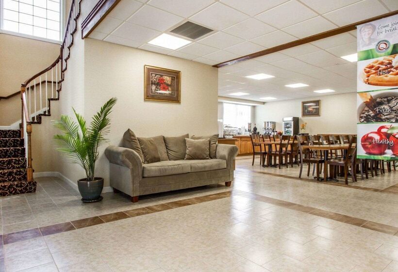 호텔 Quality Inn & Suites