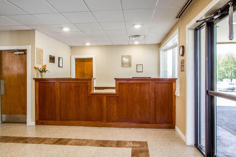 호텔 Quality Inn & Suites