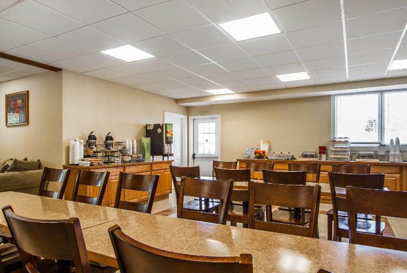 호텔 Quality Inn & Suites